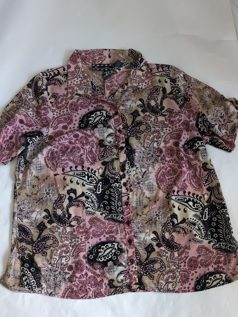 Women's Pink Paisley Short-Sleeve Button-Down Blouse
